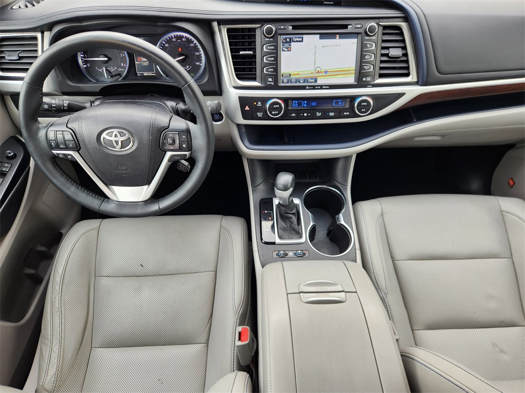 2016 Toyota Highlander Limited Platinum V6 Silver at Toyota of Victoria