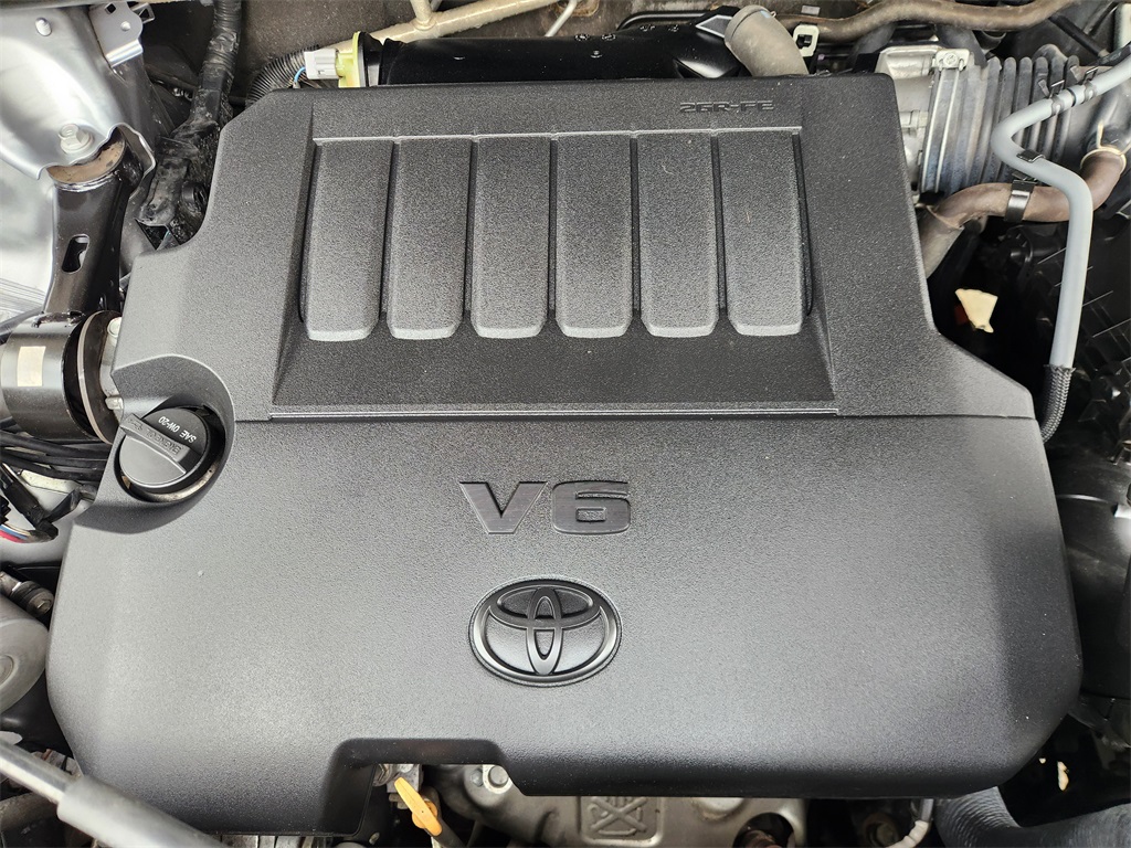 2016 Toyota Highlander Limited Platinum V6 Silver at Toyota of Victoria