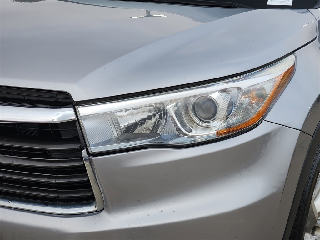 2016 Toyota Highlander Limited Platinum V6 Silver at Toyota of Victoria