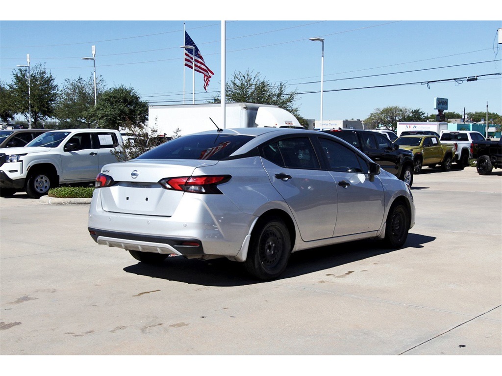 2021 Nissan Versa 1.6 S Silver at Emmons Autoplex