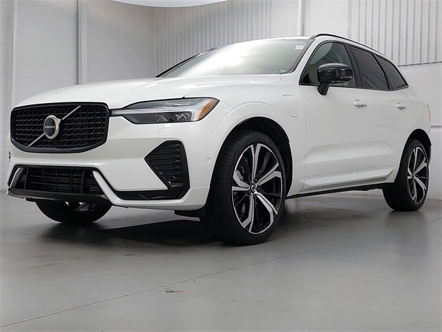 2025 Volvo XC60 Recharge T8 Ultra Dark Theme eAWD