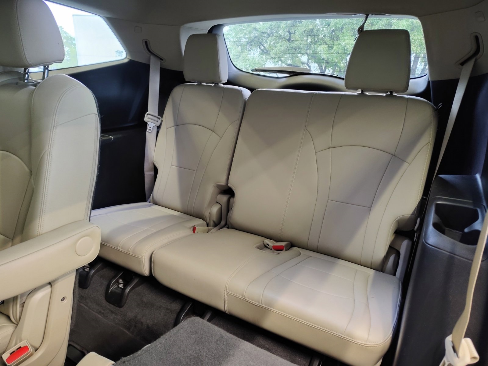 Used Car 2020 Buick Enclave  Essence For Sale Under $25,000 In San Antonio, Texas