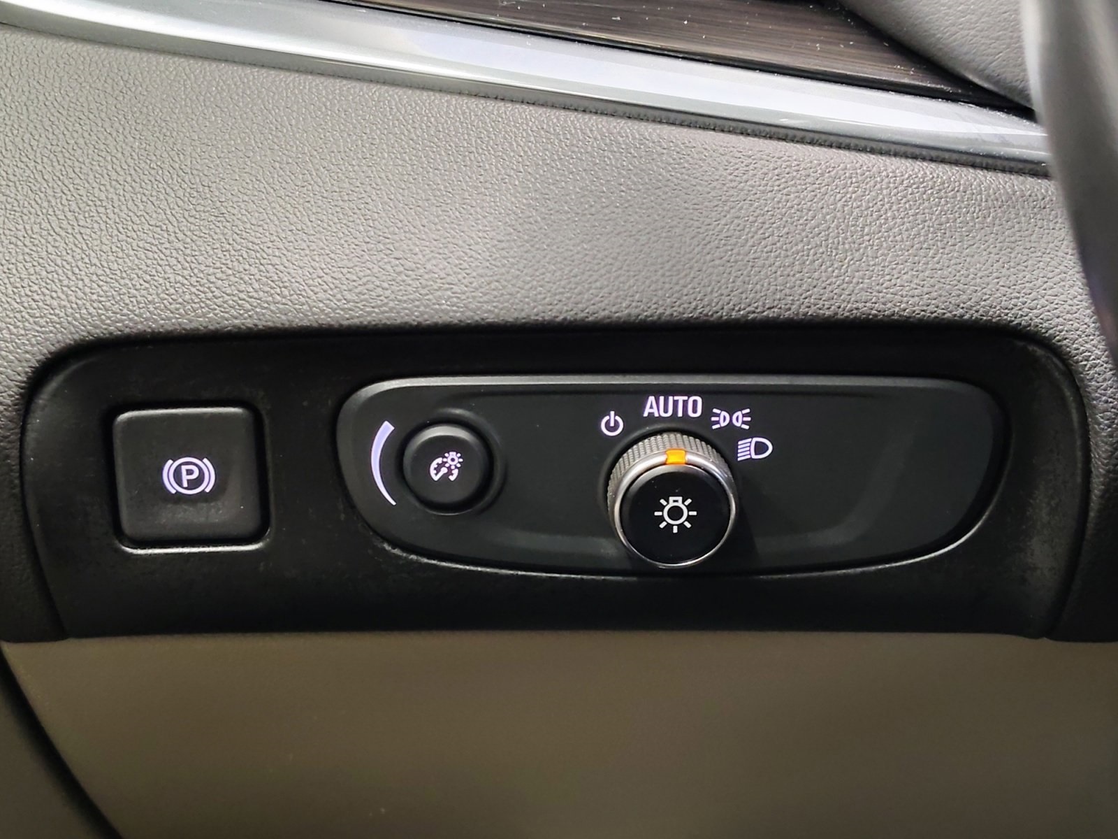 Used Car 2020 Buick Enclave  Essence For Sale Under $25,000 In San Antonio, Texas