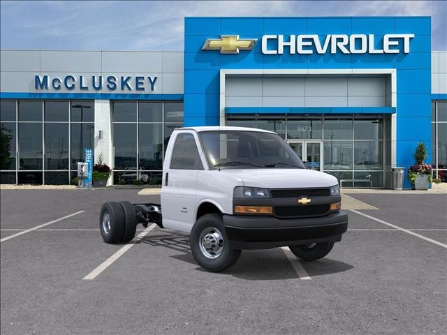 2025 Chevrolet Express 3500