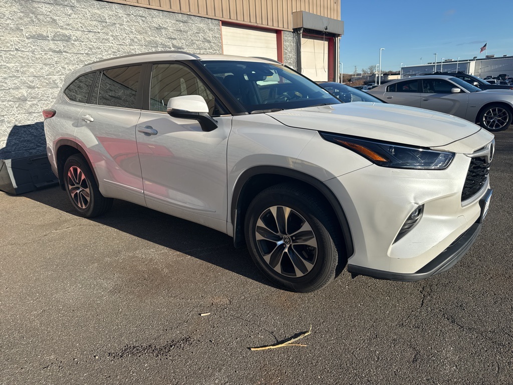 2023 Toyota Highlander XLE AWD