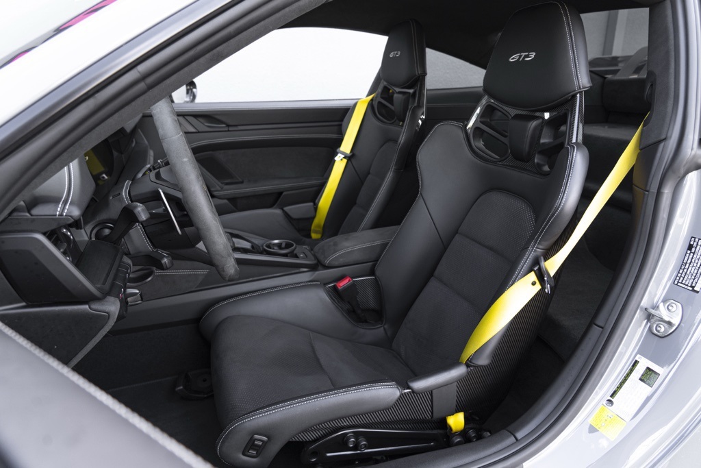 2024 Porsche 911 - Thumbnail 3