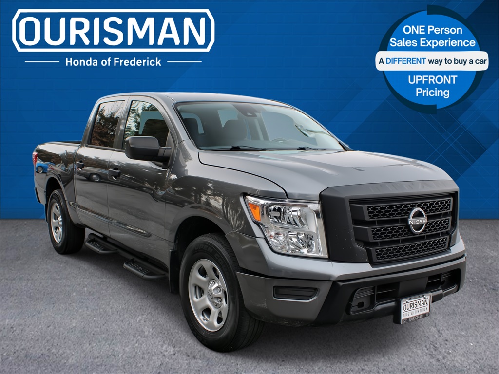 2023 Nissan Titan S Crew Cab 4WD