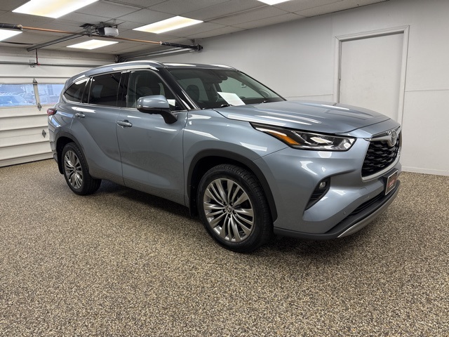 2023 Toyota Highlander Platinum photo 3