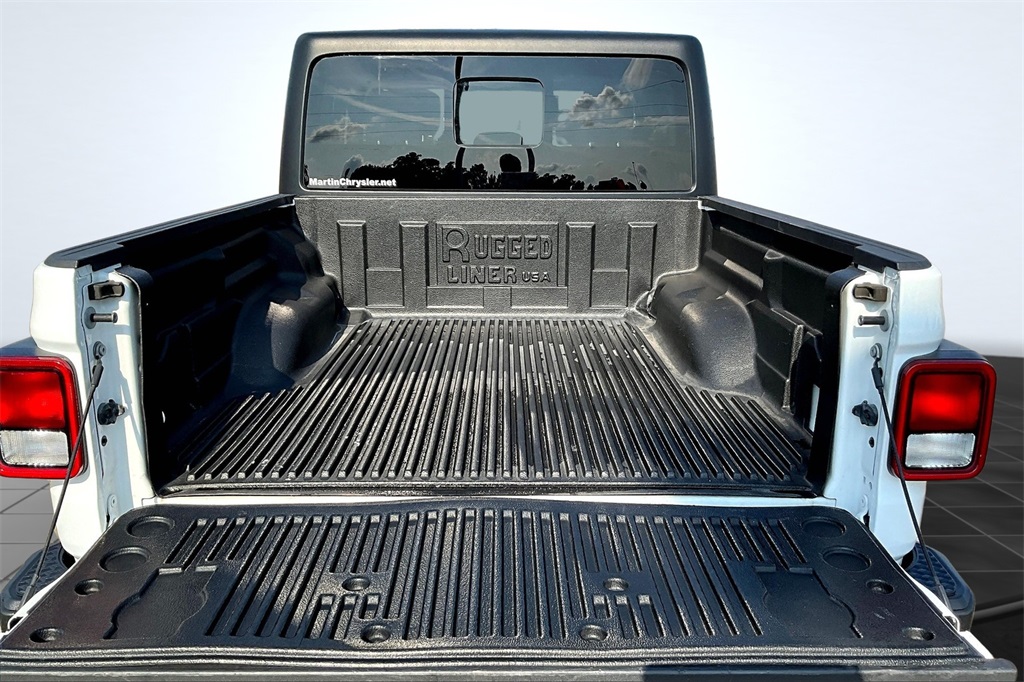 2023 Jeep Gladiator Sport White at Shottenkirk Kia Fort Bend