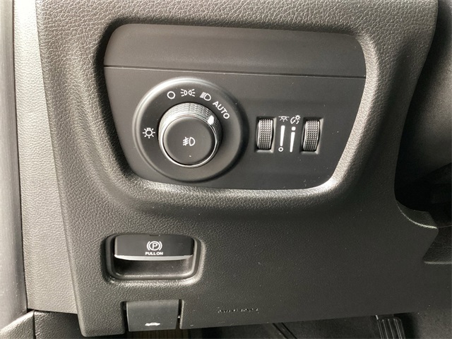 Used Car 2022 Jeep Grand Cherokee  Limited For Sale Under $25,000 In San Antonio, Texas