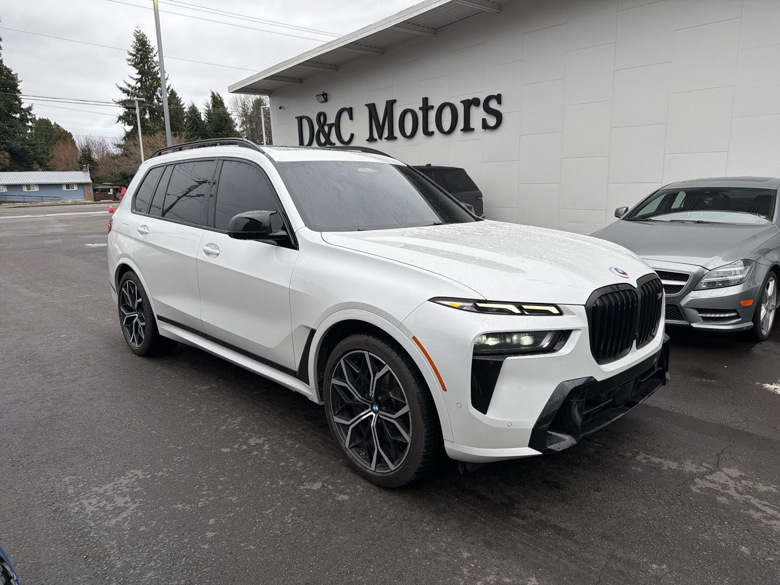 2023 BMW X7 M60i AWD