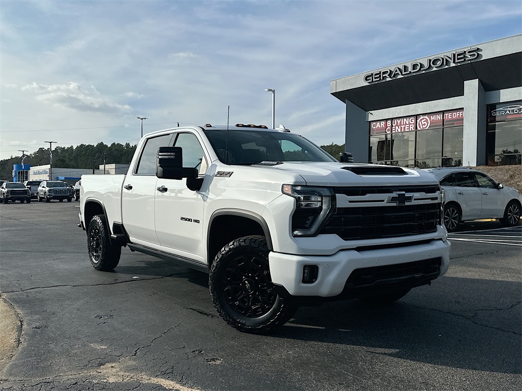 2024 Chevrolet Silverado HD LTZ's photo