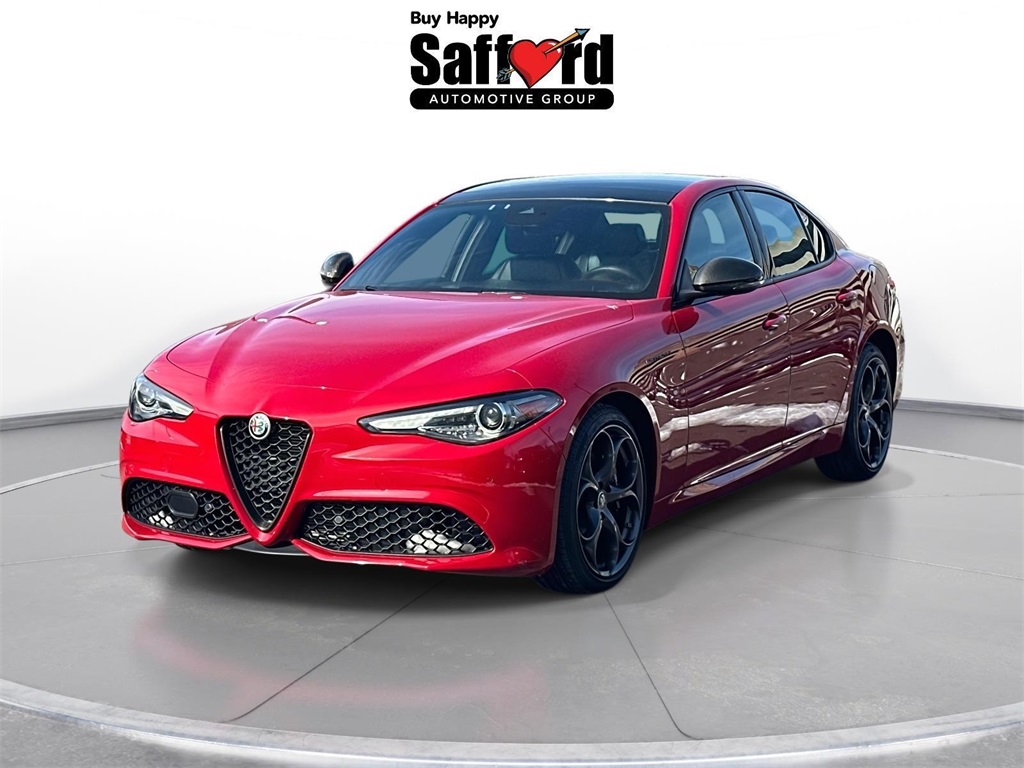 2023 Alfa Romeo Giulia Estrema