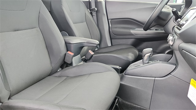 2025 Nissan Kicks Play