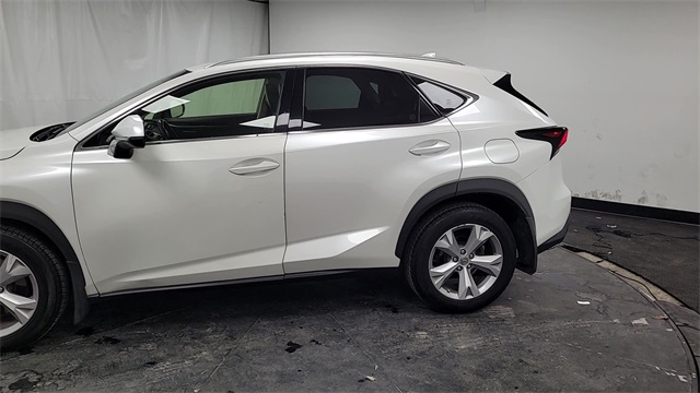 2017 – Lexus – NX