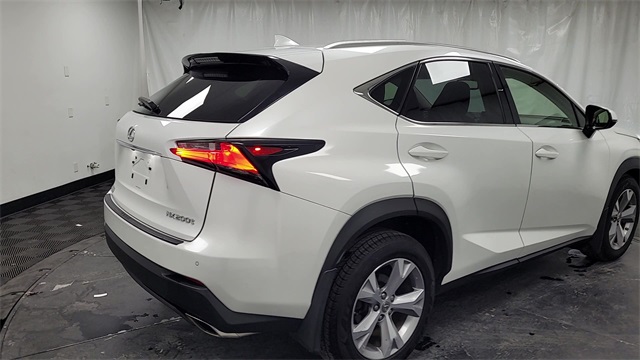 2017 – Lexus – NX