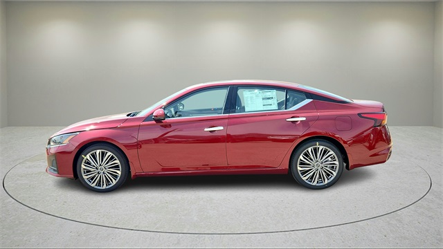 2025 Nissan Altima