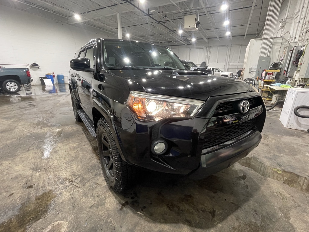 2014 Toyota 4Runner Limited's photo