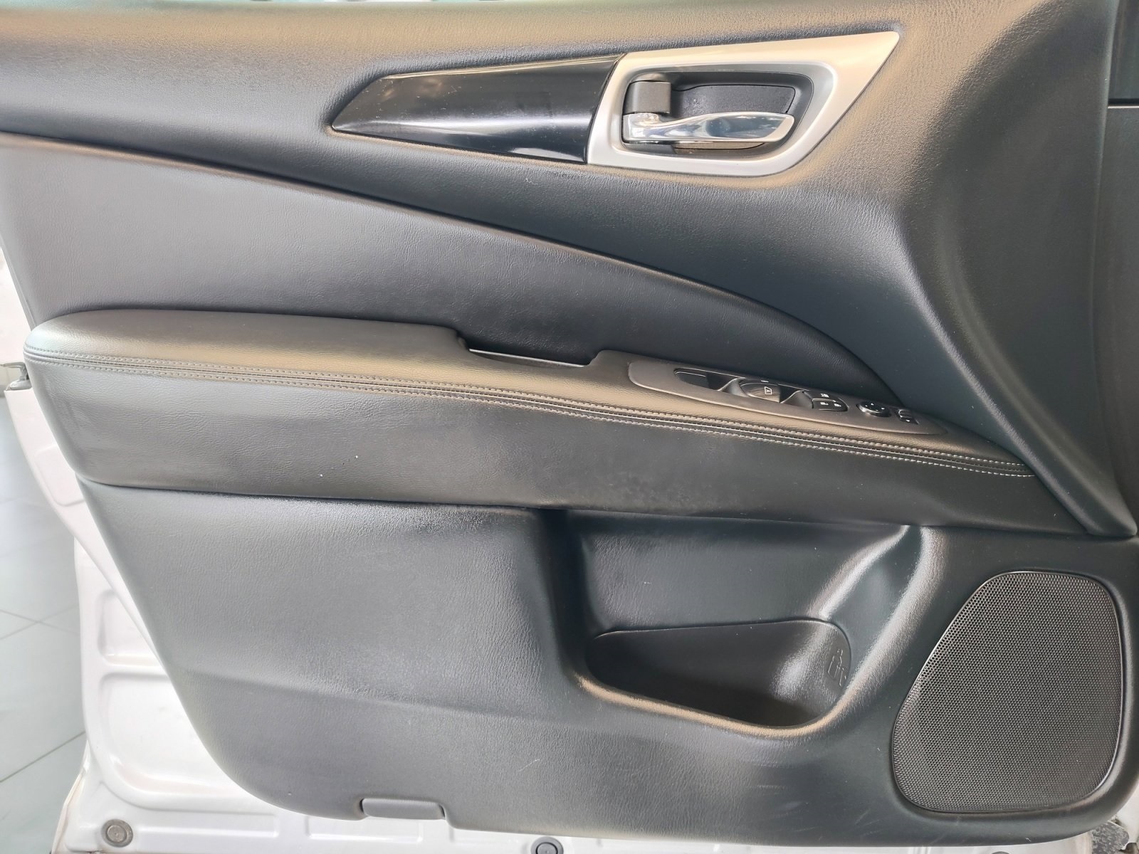 Used Car 2020 Nissan Pathfinder  Sv For Sale Under $15,000 In San Antonio, Texas