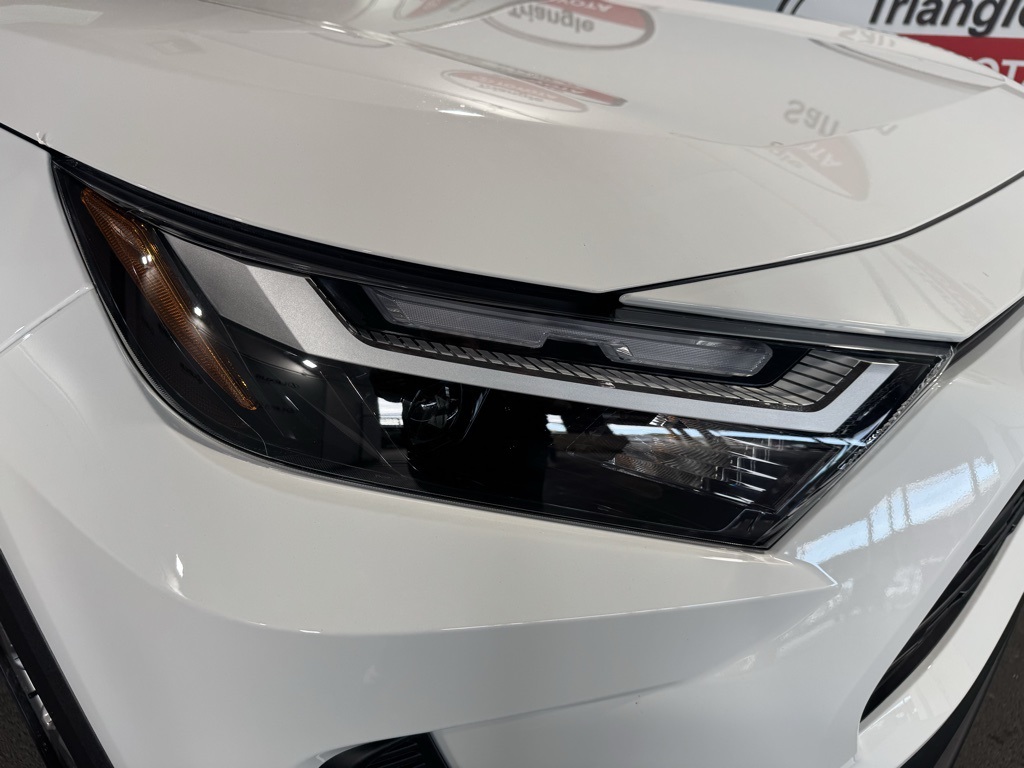 Thumbnail: 2025 Toyota RAV4 - 10