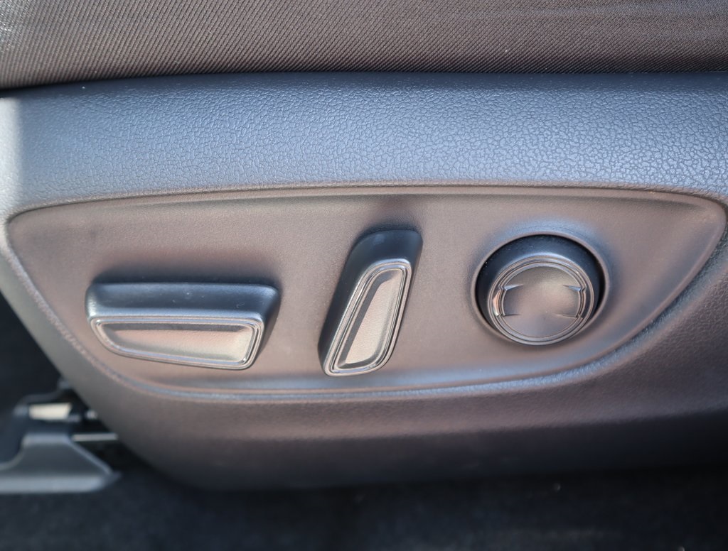 Thumbnail: 2023 Toyota RAV4 - 18