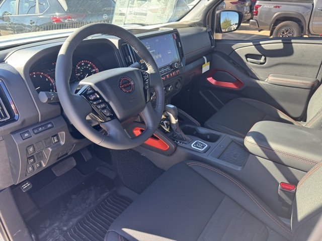 2026 Nissan Frontier Crew Cab PRO-4X photo 2