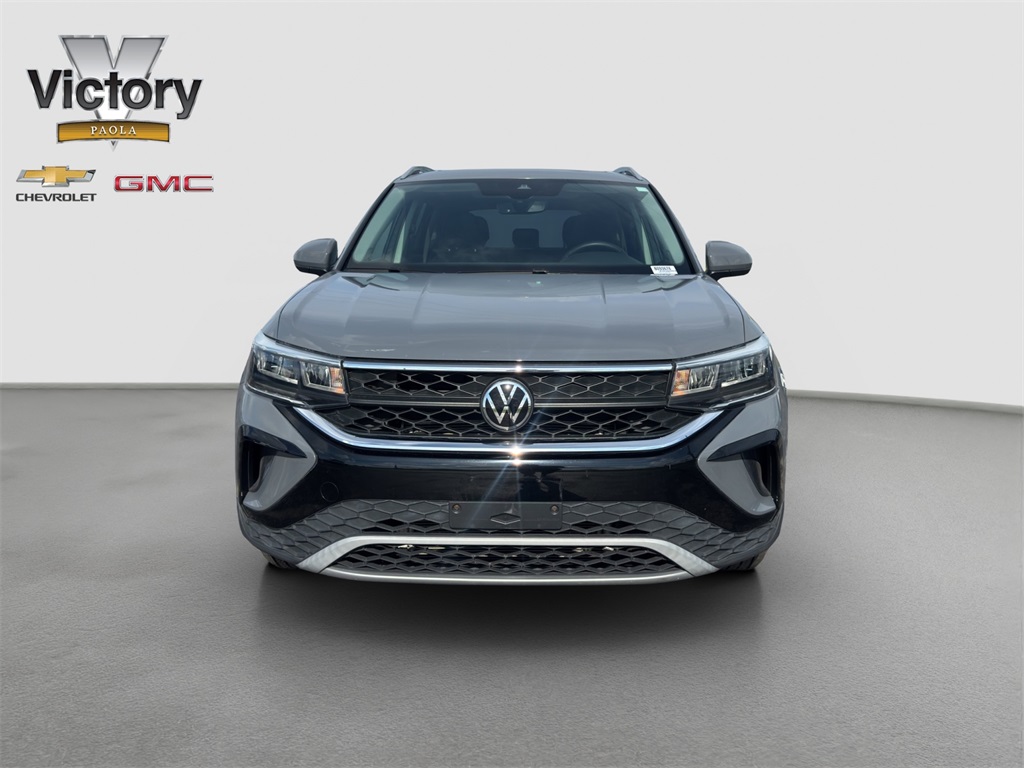 Used 2022 Volkswagen Taos 1.5T SE with VIN 3VVLX7B2XNM093678 for sale in Kansas City