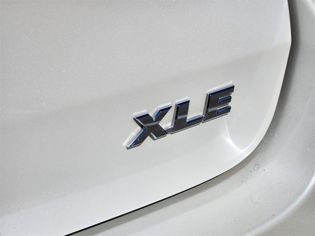 2019 Toyota Highlander XLE White at Don McGill Toyota