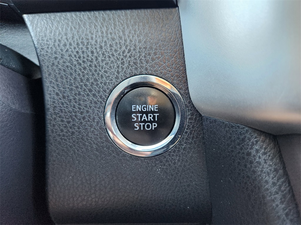 2019 Toyota Highlander XLE White at Don McGill Toyota