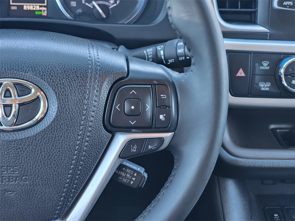 2019 Toyota Highlander XLE White at Don McGill Toyota