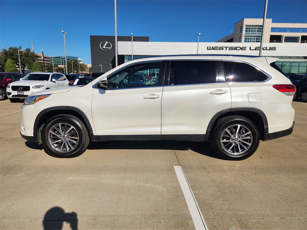 2019 Toyota Highlander XLE White at Don McGill Toyota