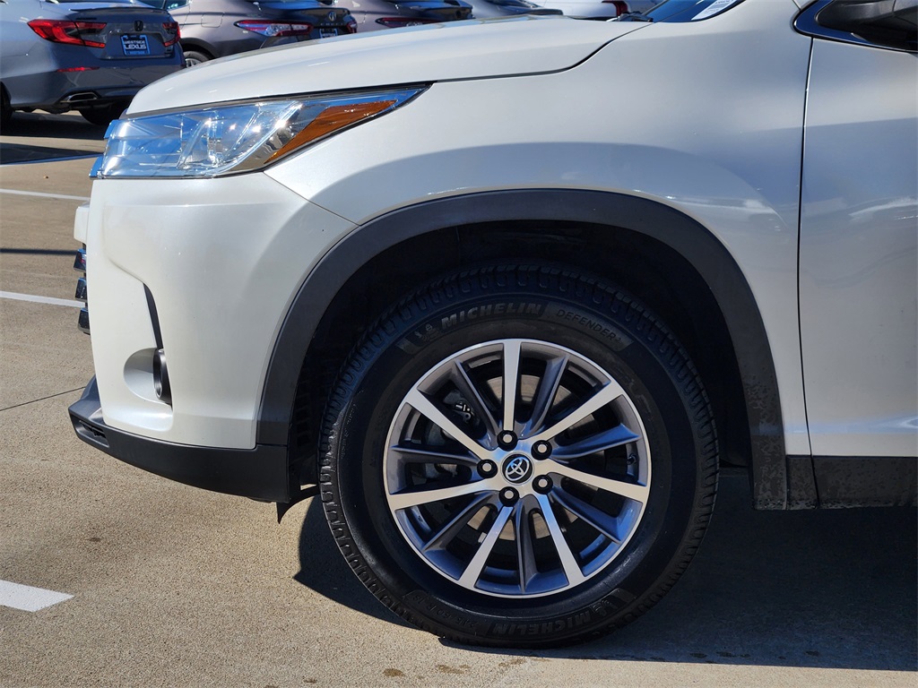 2019 Toyota Highlander XLE White at Don McGill Toyota