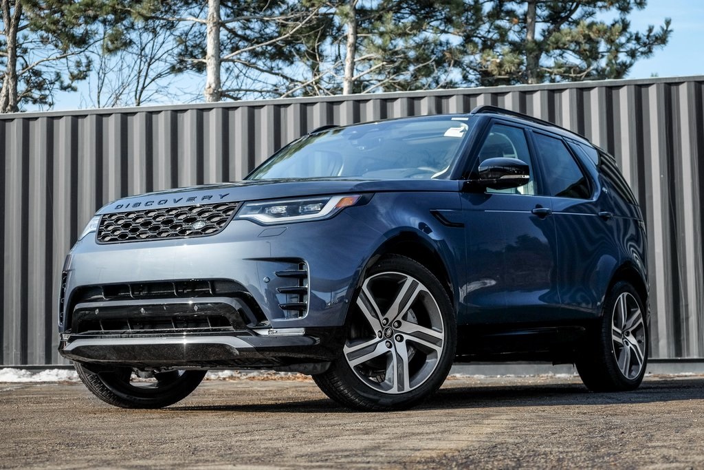 2026 Land Rover Discovery P300 Dynamic SE AWD