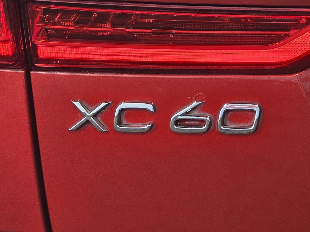 Thumbnail: 2018 Volvo XC60 - 11