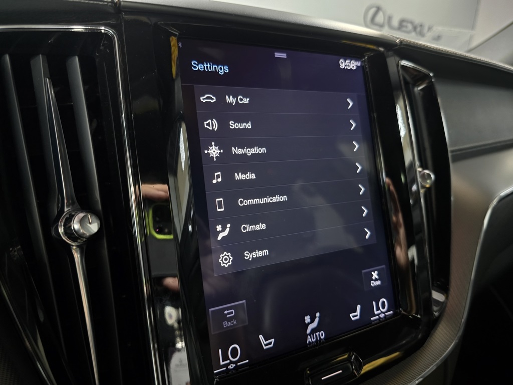 Thumbnail: 2018 Volvo XC60 - 22