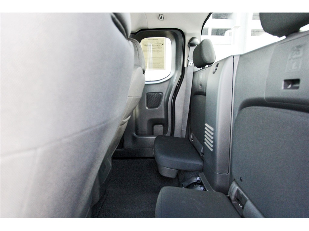 2024 Nissan Frontier SV - 9