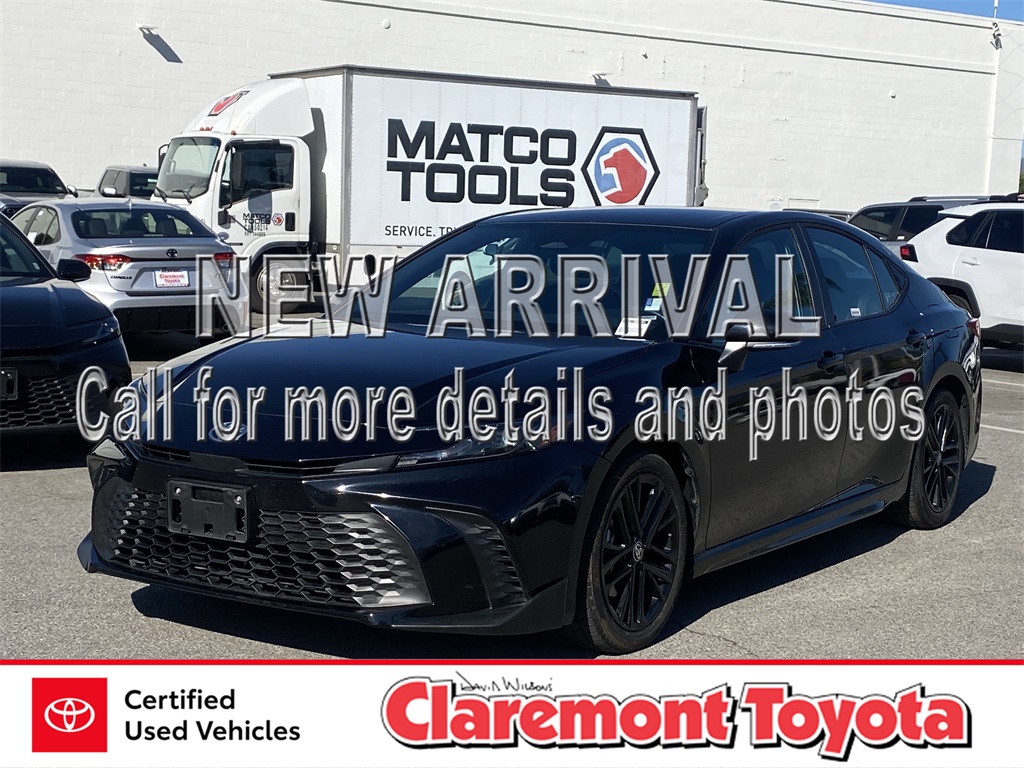 2025 Toyota Camry SE FWD