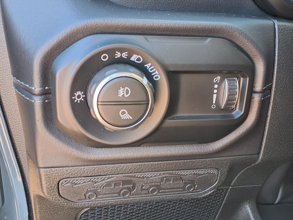 2025 Jeep Gladiator Sport - 10