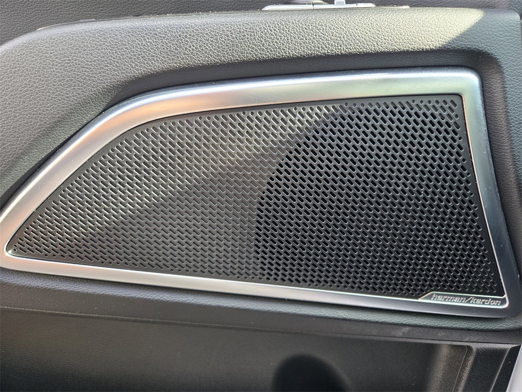 2022 Kia Telluride SX White at Shottenkirk Kia Fort Bend