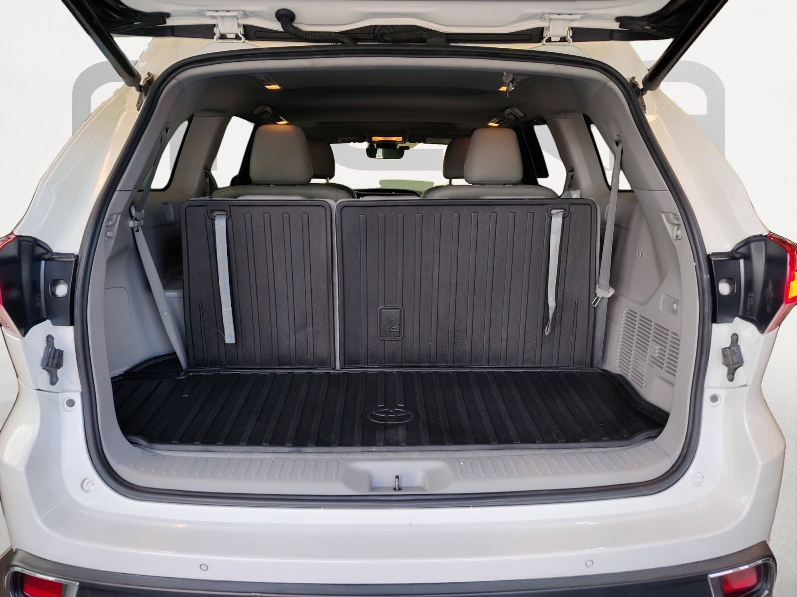 Used Car 2018 Toyota Highlander Hybrid  Limited For Sale Under $30,000 In San Antonio, Texas
