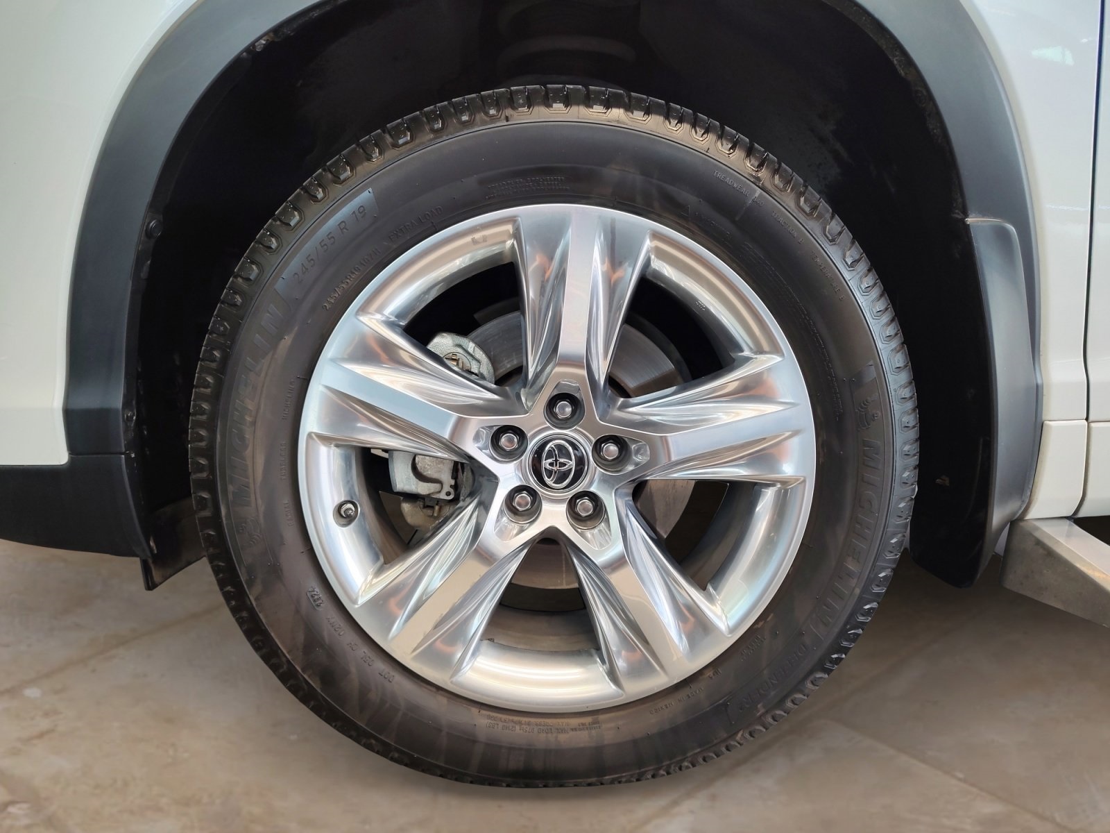 Used Car 2018 Toyota Highlander Hybrid  Limited For Sale Under $30,000 In San Antonio, Texas
