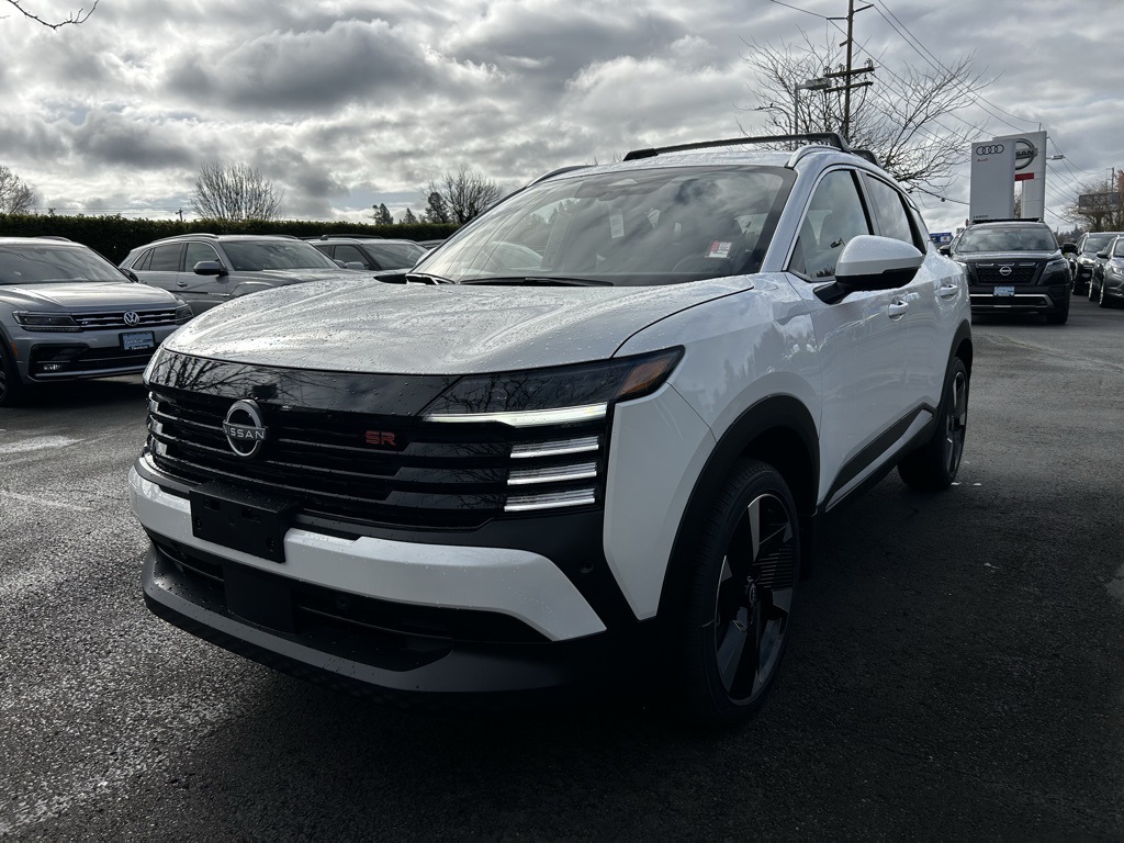 2025 Nissan Kicks SR photo 3