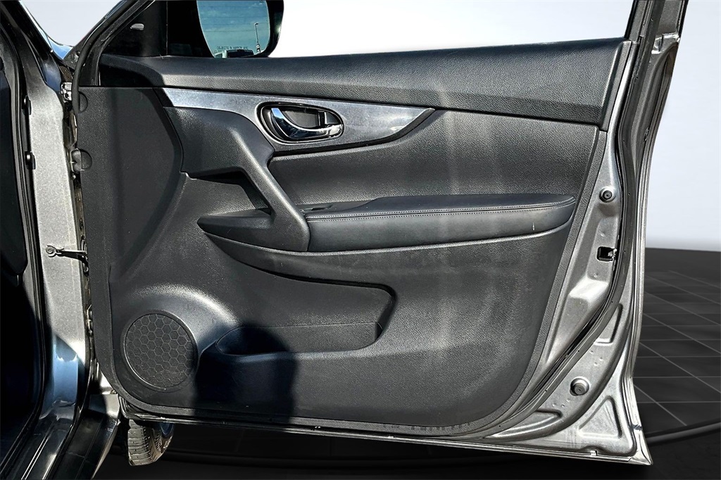 2019 Nissan Rogue SV Gray at Don Davis Chevrolet GMC