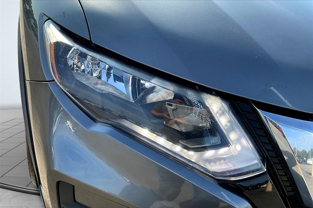 2019 Nissan Rogue SV Gray at Don Davis Chevrolet GMC
