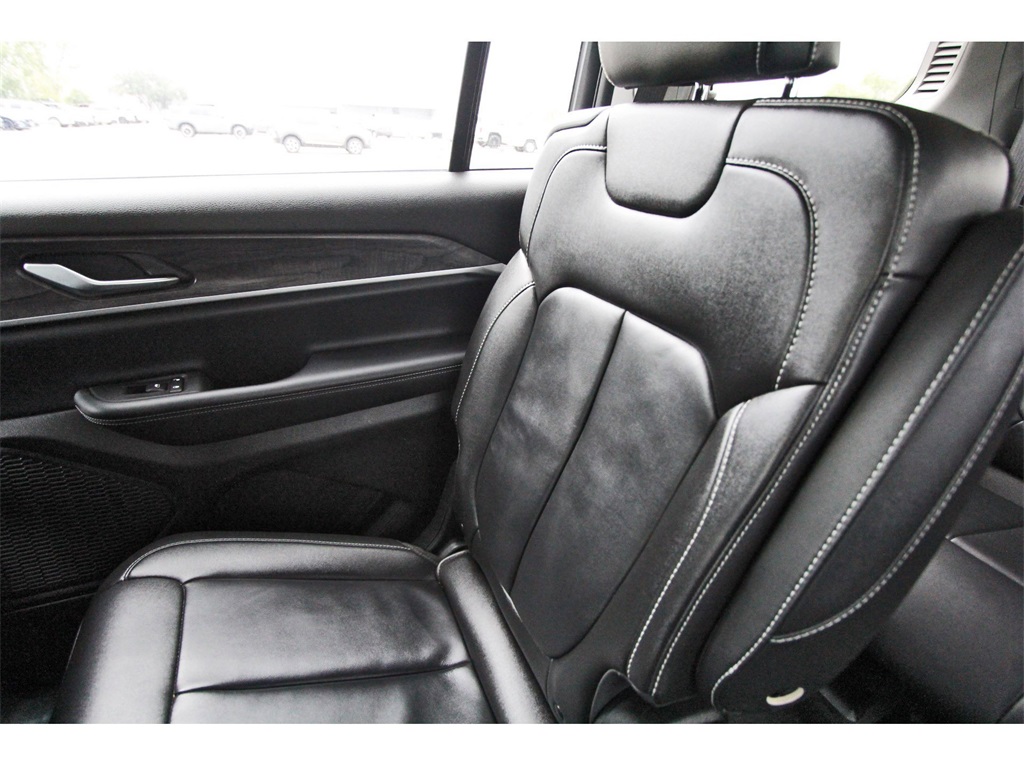 2023 Jeep Grand Cherokee L Limited - 10