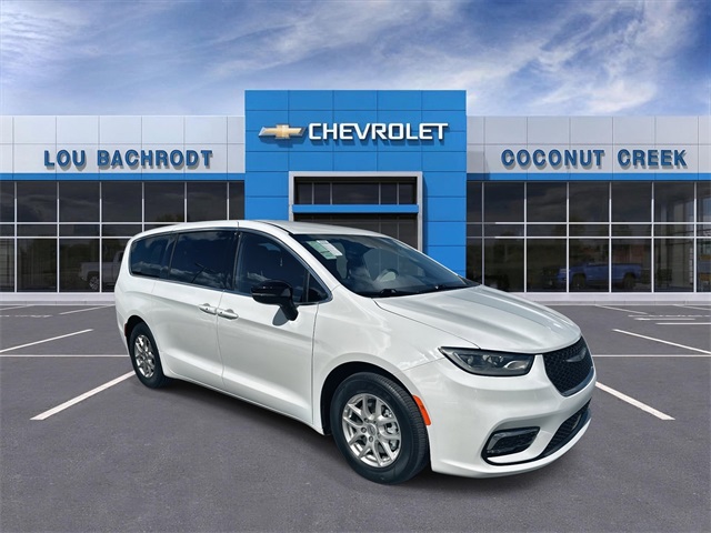 2025 Chrysler Pacifica Select FWD