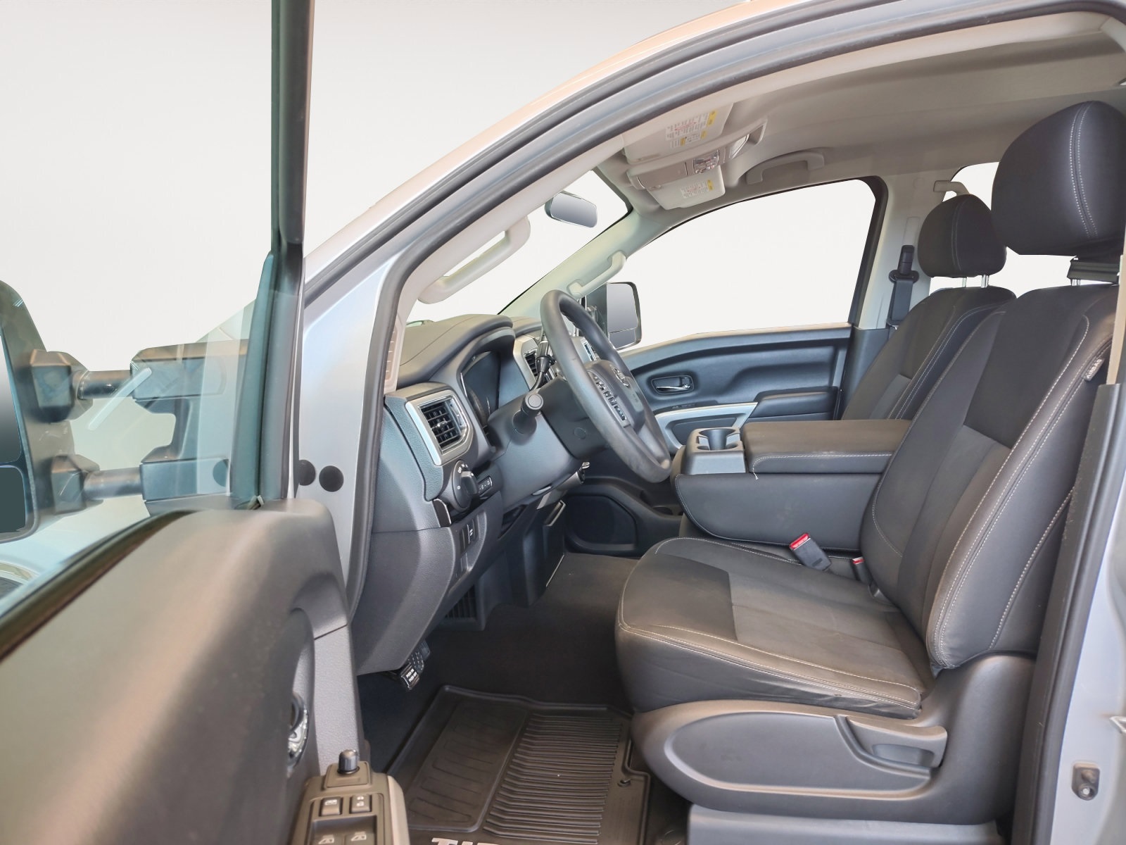 Used Car 2017 Nissan Titan Xd  Sv For Sale Under $20,000 In San Antonio, Texas