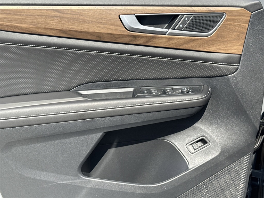 2025 Volkswagen Atlas 2.0T SE w/Technology Gray at DeMontrond Auto Country