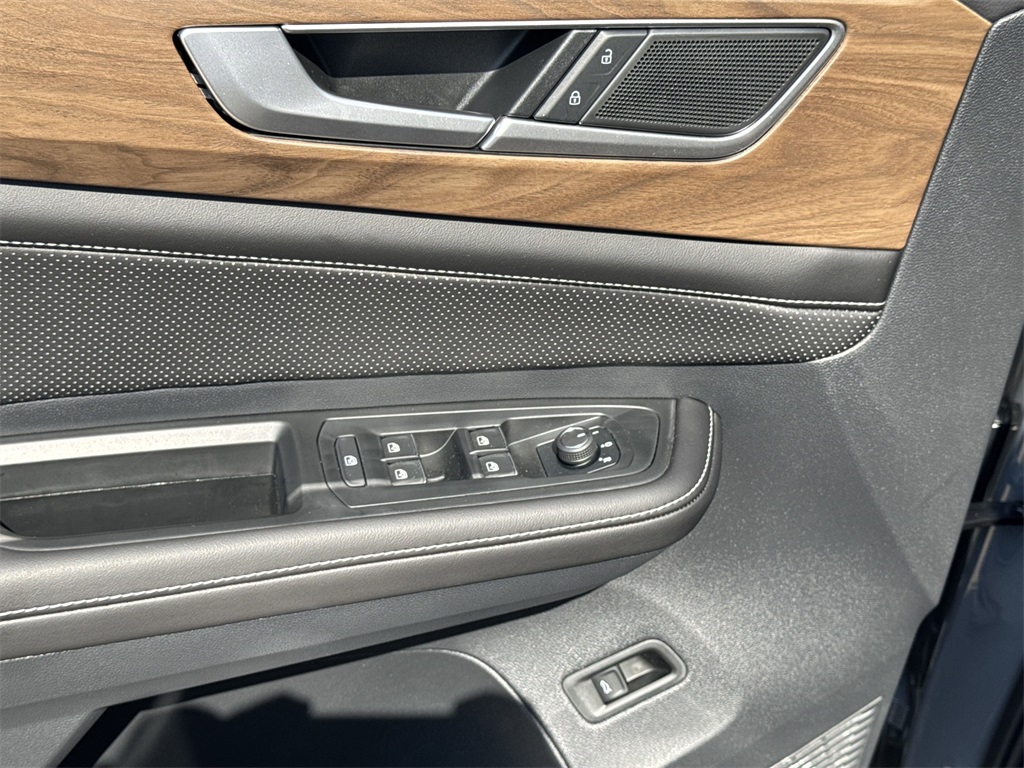 2025 Volkswagen Atlas 2.0T SE w/Technology Gray at DeMontrond Auto Country