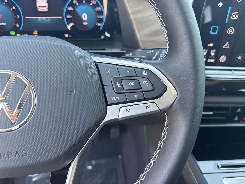 2025 Volkswagen Atlas 2.0T SE w/Technology Gray at DeMontrond Auto Country